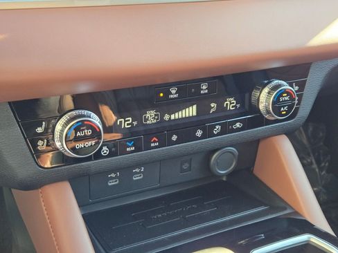 New 2026 Mitsubishi Outlander SEL image 26