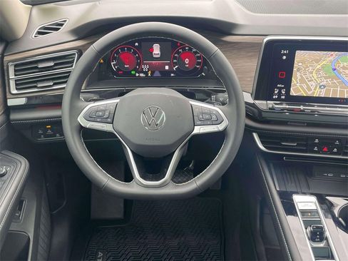 New 2025 Volkswagen Atlas SEL image 15