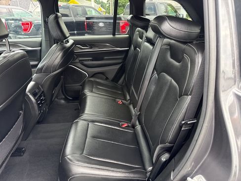Used 2024 Jeep Grand Cherokee Limited 4xe AWD/4WD image 18