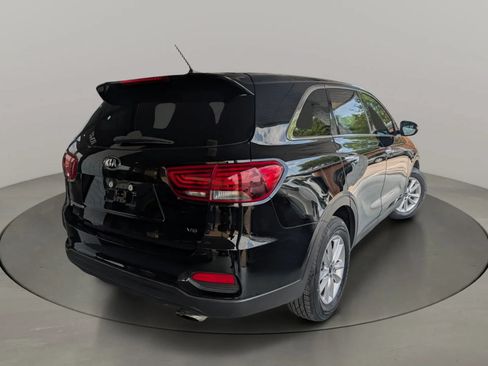 Used 2020 Kia Sorento AWD V6 image 5