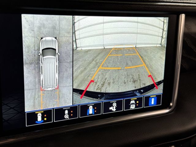 Used 2023 GMC Yukon XL Denali AWD/4WD image 15