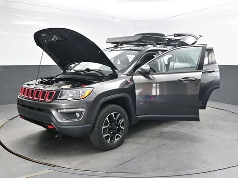 Used 2021 Jeep Compass Trailhawk AWD/4WD image 42
