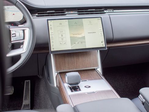 New 2026 Land Rover Range Rover Long Wheelbase SE AWD/4WD image 19