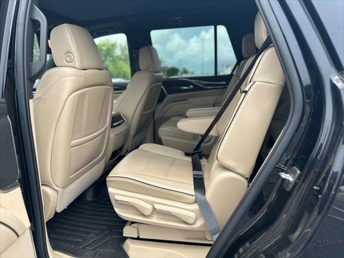 Used 2022 Cadillac Escalade Premium Luxury AWD/4WD image 14