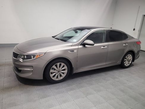 Used 2016 Kia Optima EX w/ Premium Package FWD image 2