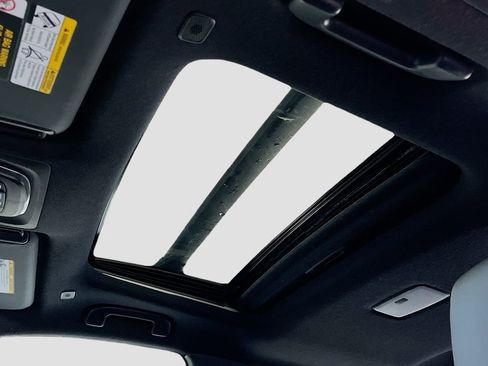 Used 2025 Toyota Corolla Cross AWD Hybrid w/ Convenience Package image 22