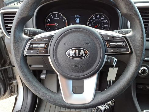 Used 2020 Kia Sportage LX image 18