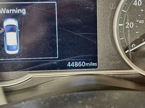 Used 2025 Nissan Versa SR FWD image 19