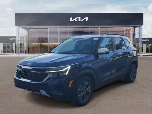 Certified 2024 Kia Seltos S FWD image 3