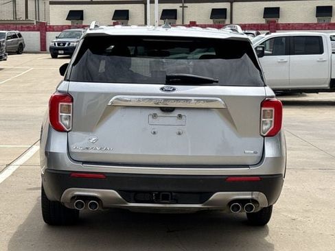 Used 2020 Ford Explorer Platinum w/ Premium Technology Package AWD/4WD image 5