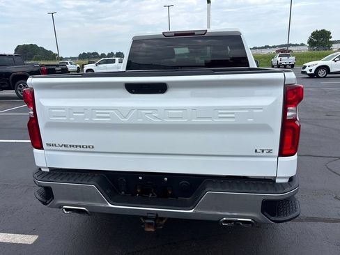 Used 2019 Chevrolet Silverado 1500 LTZ w/ Z71 Off-Road Package AWD/4WD image 5