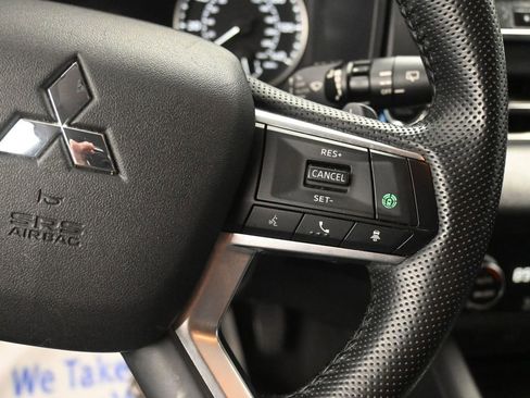 Used 2024 Mitsubishi Outlander SE image 41