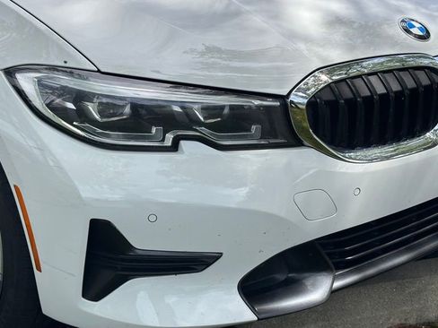 Used 2022 BMW 330i Sedan w/ Convenience Package RWD image 2