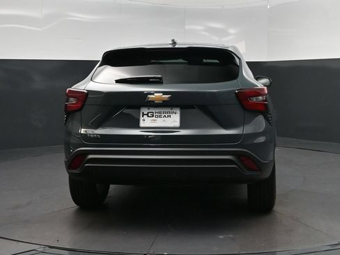 New 2026 Chevrolet Trax LS w/ LS Convenience Package FWD image 6