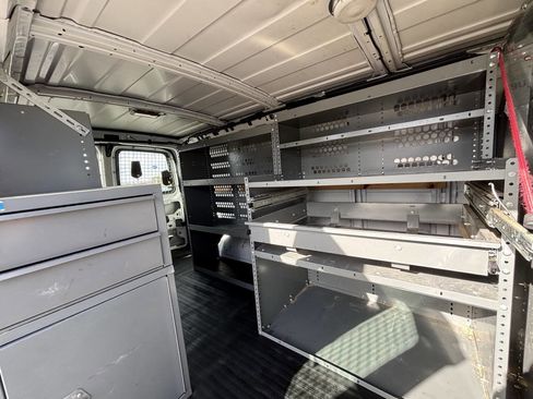 Used 2013 Chevrolet Express 2500 image 17