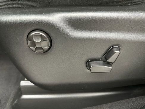 Used 2025 Dodge Durango GT AWD/4WD image 12