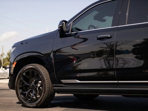 Used 2021 Cadillac Escalade ESV Premium Luxury w/ Driver Assist Tech Package AWD/4WD image 11