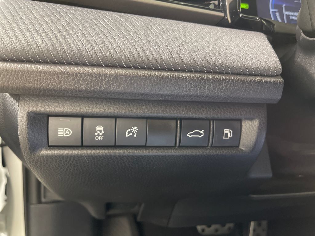 Used 2025 Toyota Camry SE FWD image 26