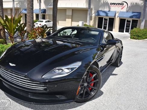 Used 2018 Aston Martin DB11 V12 image 33