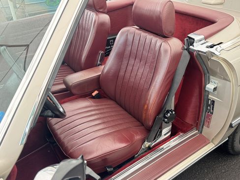 Used 1987 Mercedes-Benz 560 SL image 22