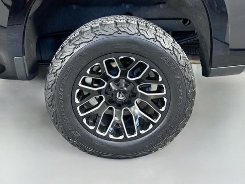 Used 2022 Chevrolet Silverado 1500 LTZ w/ LTZ Premium Package AWD/4WD image 35