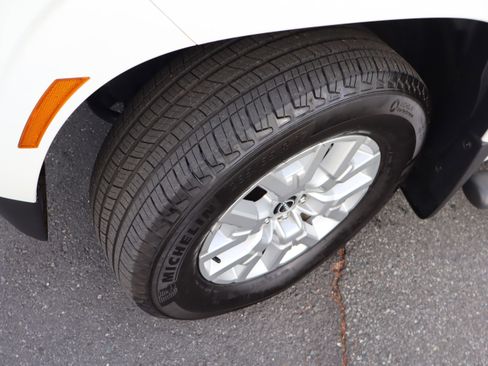 Used 2023 Nissan Frontier SV w/ Technology Package image 42