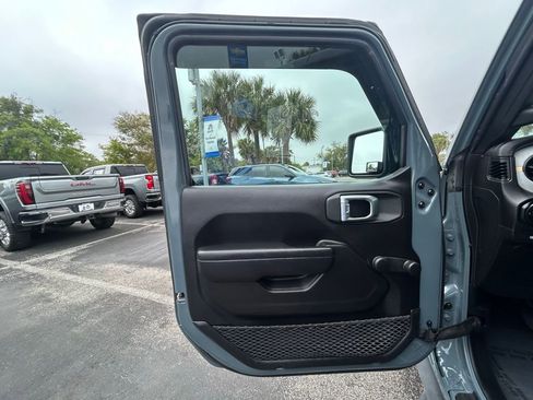Used 2024 Jeep Gladiator Sport AWD/4WD image 29