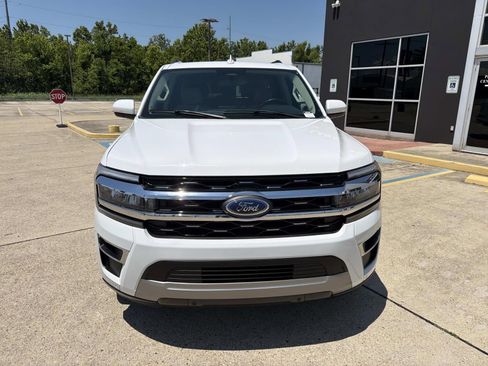 Certified 2024 Ford Expedition Limited RWD image 3