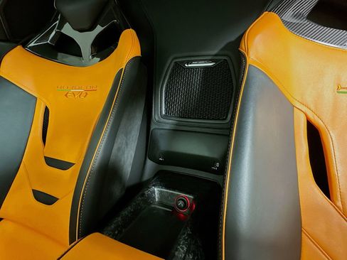 Used 2021 Lamborghini Huracan EVO RWD image 26