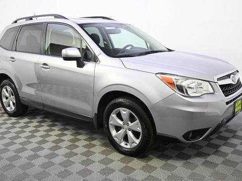Used 2015 Subaru Forester 2.5i Premium w/ All-Weather Package AWD/4WD image 5