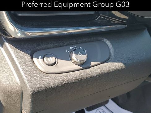 Certified 2025 Buick Envista Sport Touring w/ Convenience I Package FWD image 9
