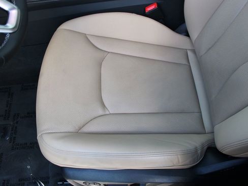 Used 2024 Audi Q8 Premium Plus image 13