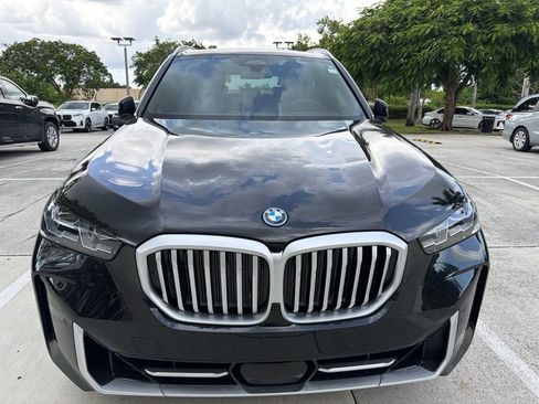 Used 2026 BMW X5 xDrive50e w/ Premium Package AWD/4WD image 3