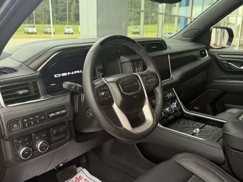 Used 2024 GMC Yukon Denali w/ Advanced Technology Package AWD/4WD image 7