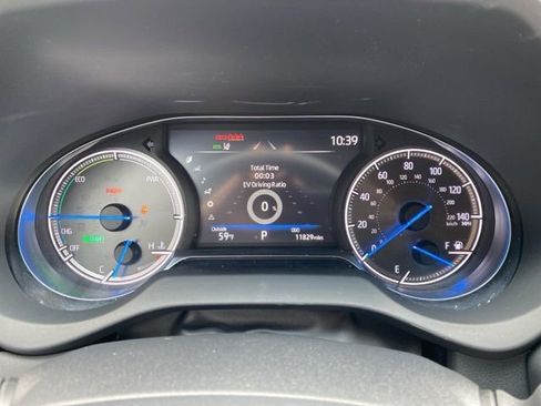 Certified 2024 Toyota Venza LE image 7