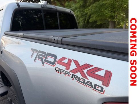 Used 2016 Toyota Tacoma TRD Off-Road w/ Towing Package AWD/4WD image 8