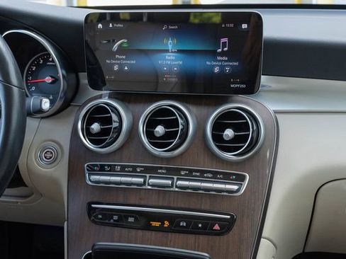 Used 2022 Mercedes-Benz GLC 300 4MATIC w/ Premium Package Lite image 25