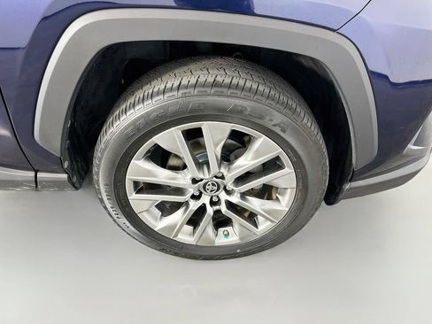 Used 2019 Toyota RAV4 Limited w/ Cold Weather Package FWD image 38