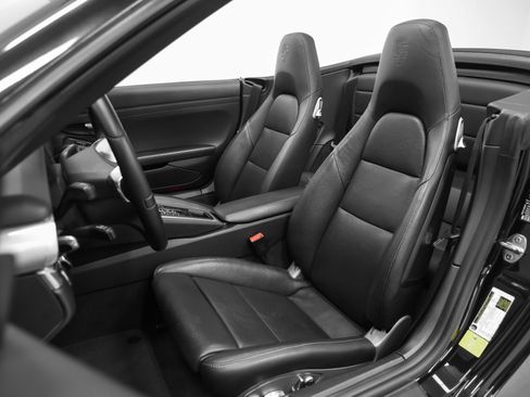 Certified 2015 Porsche 911 Carrera S RWD image 5