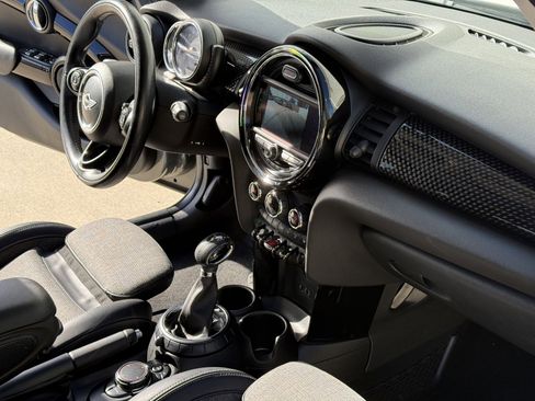 Used 2017 MINI Cooper S image 23