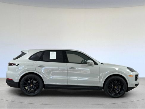 Used 2026 Porsche Cayenne S AWD/4WD image 9