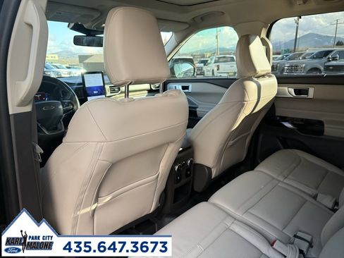 Used 2021 Ford Explorer Platinum w/ Equipment Group 601A image 9