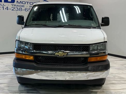 Used 2019 Chevrolet Express 2500 w/ Driver Convenience Package image 3
