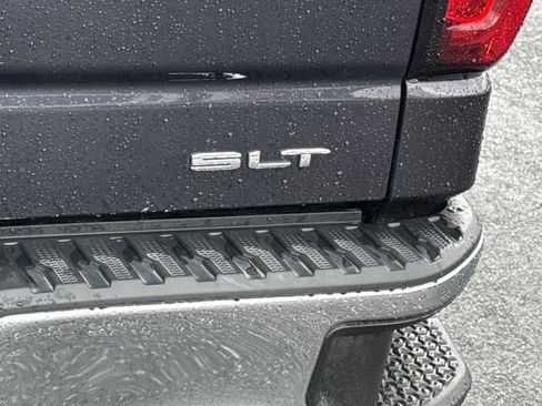 Used 2022 GMC Sierra 1500 SLT w/ SLT Convenience Package AWD/4WD image 10