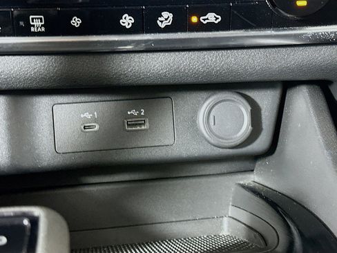 Used 2023 Nissan Rogue SV FWD image 25