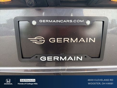 Used 2022 Toyota Highlander XLE AWD/4WD image 7