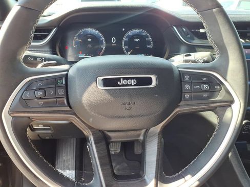 Used 2024 Jeep Grand Cherokee L Limited AWD/4WD image 11