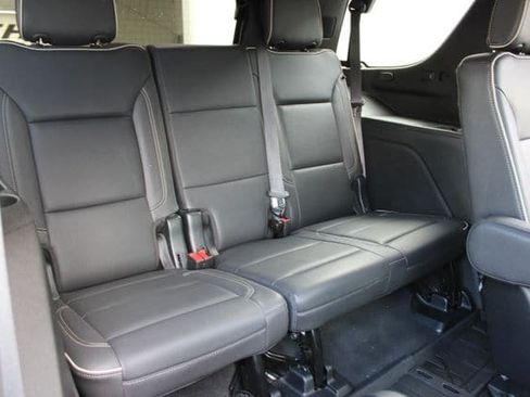 Used 2023 Chevrolet Tahoe Premier AWD/4WD image 18