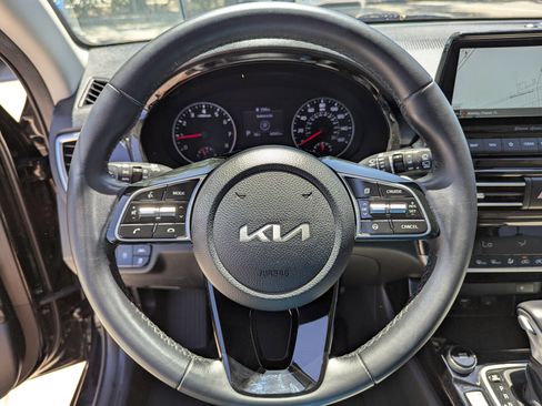 Certified 2022 Kia Seltos EX AWD/4WD image 29