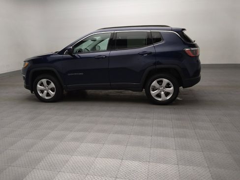 Used 2018 Jeep Compass Latitude w/ Popular Equipment Group AWD/4WD image 3